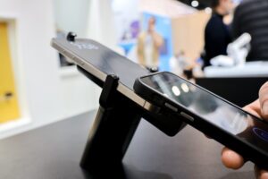 OnePOD Máx. Acceso a la pantalla del teléfono InVue