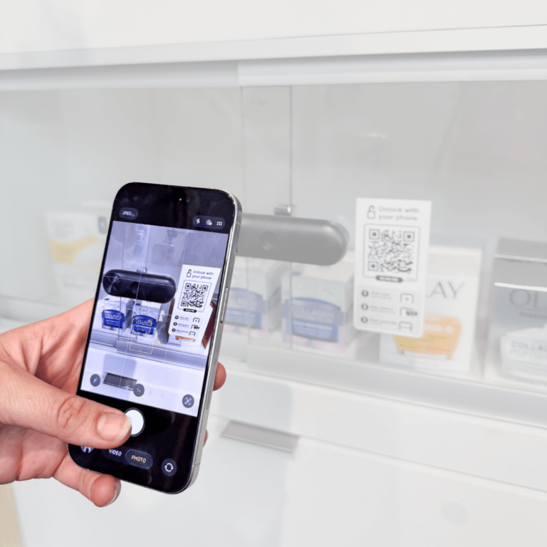 Por qué cada vez más comercios se están replanteando el uso de las vitrinas con cerradura