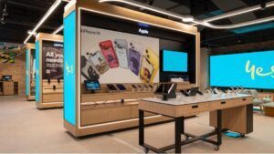 Interior de la tienda Optus