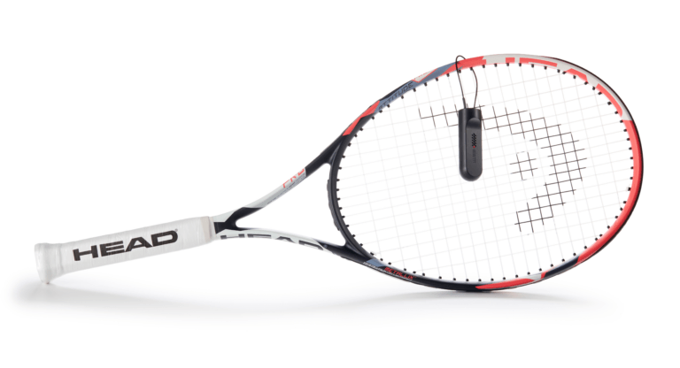 Raqueta de tenis asegurada con un candado de cable InVue