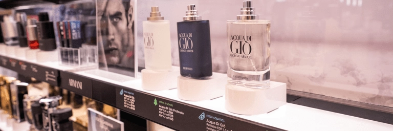 Cómo una cadena internacional de tiendas de belleza redujo los robos de muestras sin perjudicar la experiencia del cliente