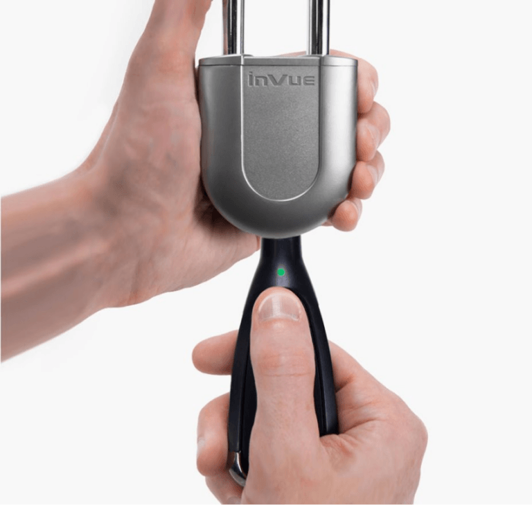 InVue Padlock que se desbloquea con un OneKEY