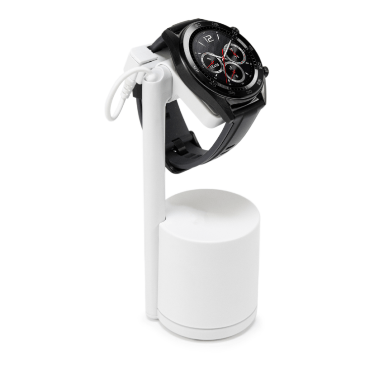 Smartwatch en pantalla blanca de seguridad