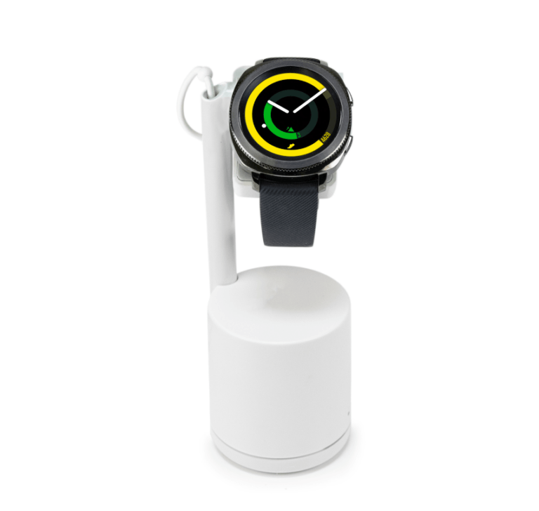 Smartwatch en pantalla blanca de seguridad