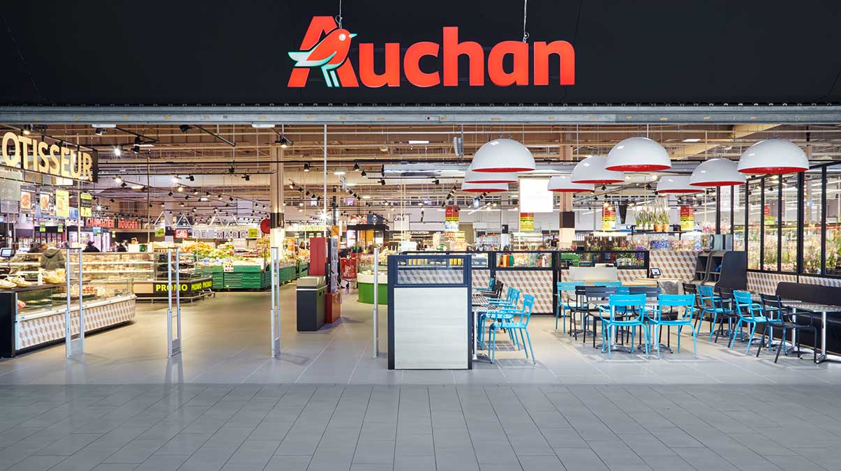 Exterior de la tienda Auchan