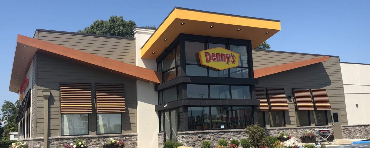 Edificio exterior de Denny's