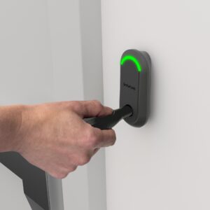 InVueEl sistema de control de acceso « LIVE » se activa a través de OneKEY.